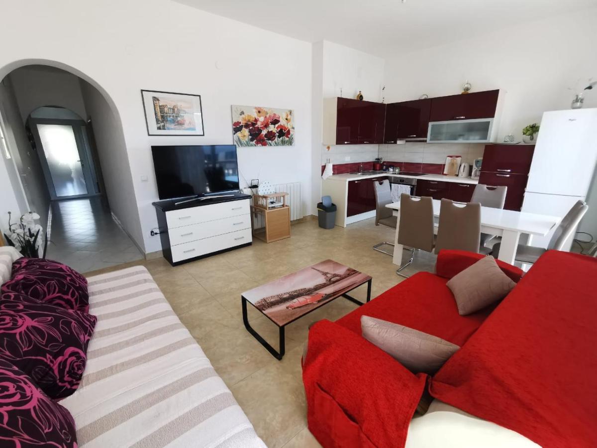 Apartment Cirko Каштела Екстер'єр фото