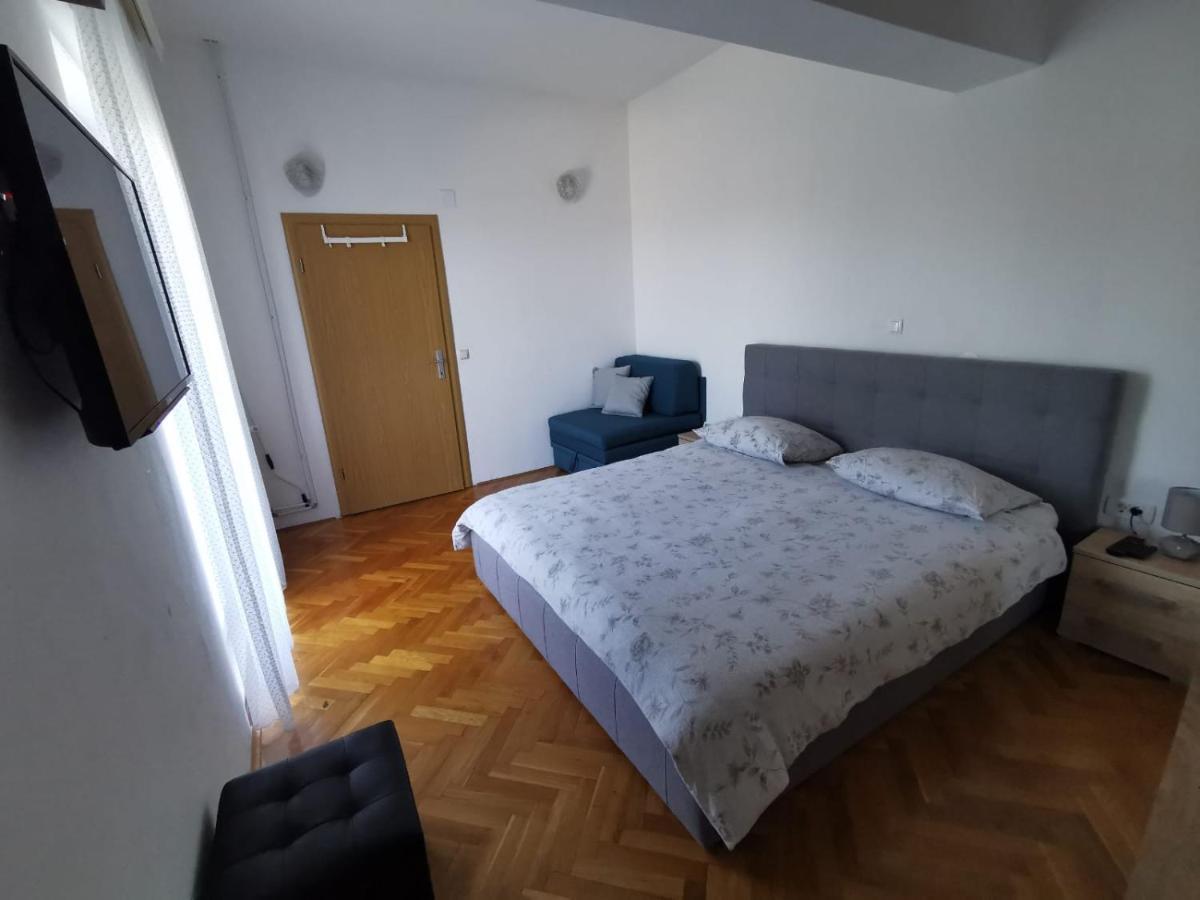 Apartment Cirko Каштела Екстер'єр фото