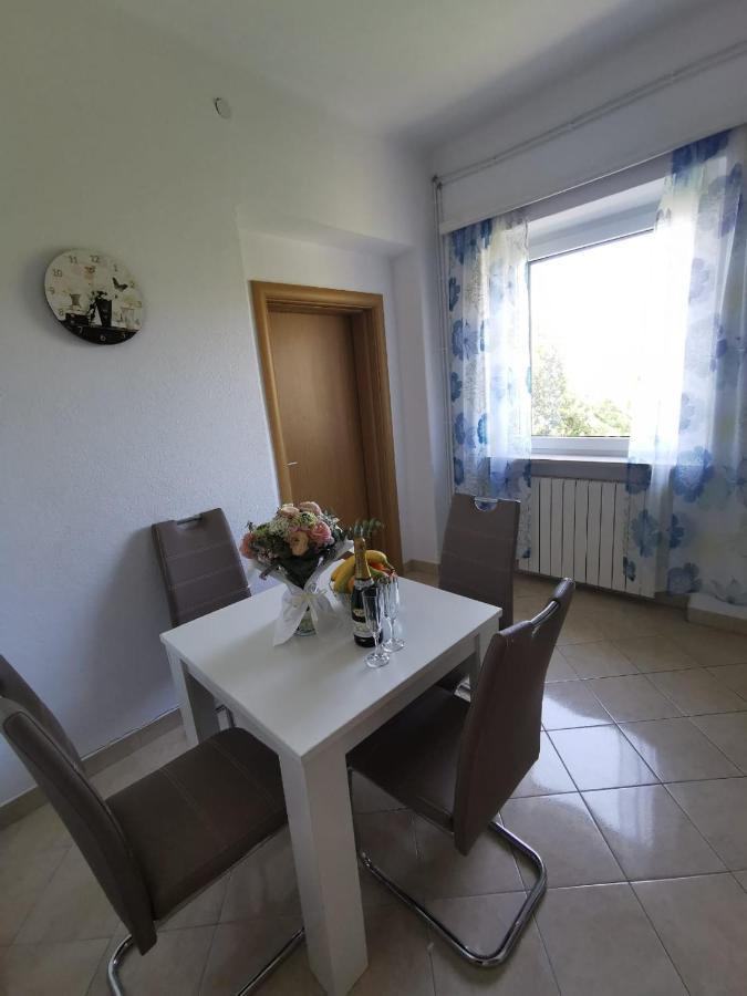 Apartment Cirko Каштела Екстер'єр фото
