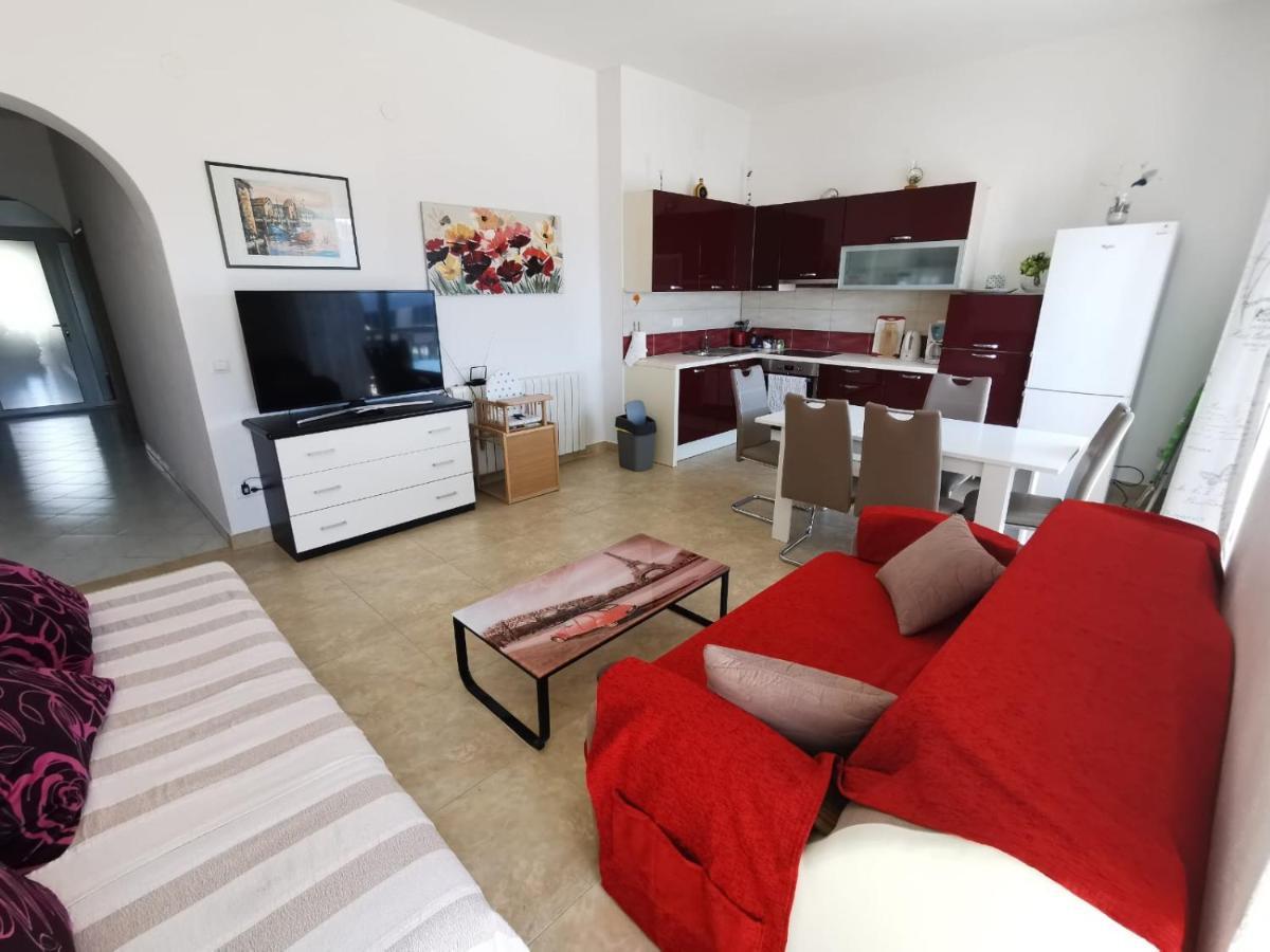 Apartment Cirko Каштела Екстер'єр фото