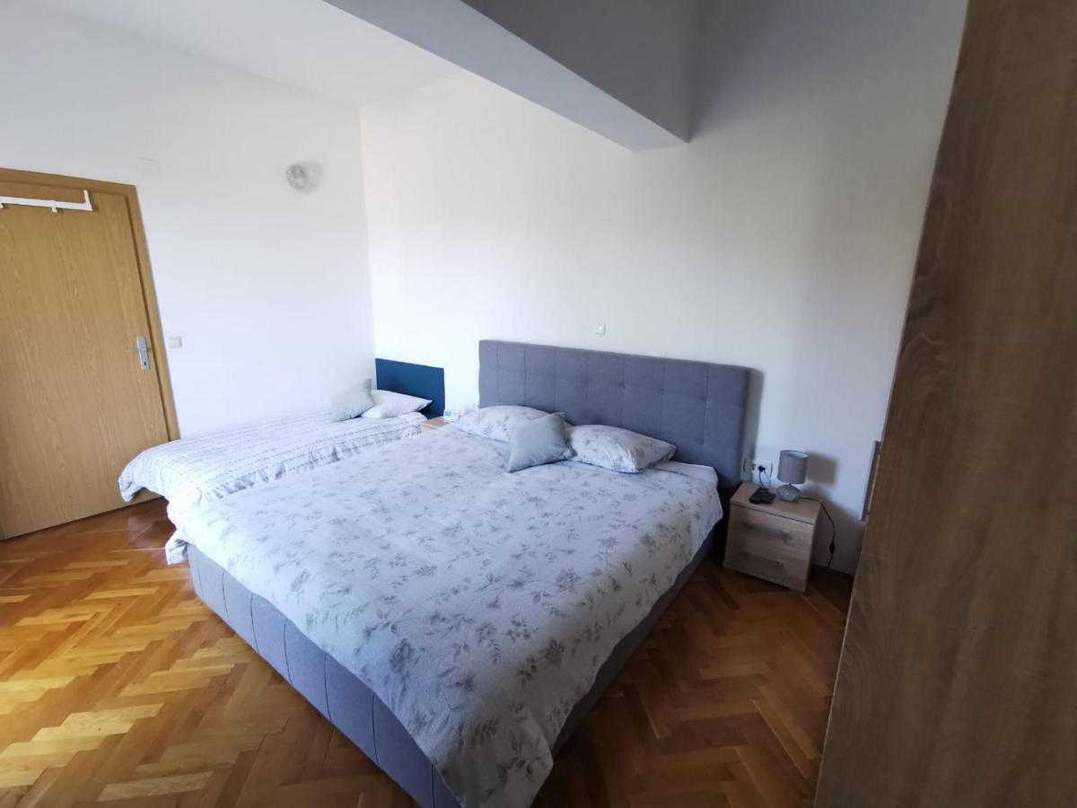 Apartment Cirko Каштела Екстер'єр фото
