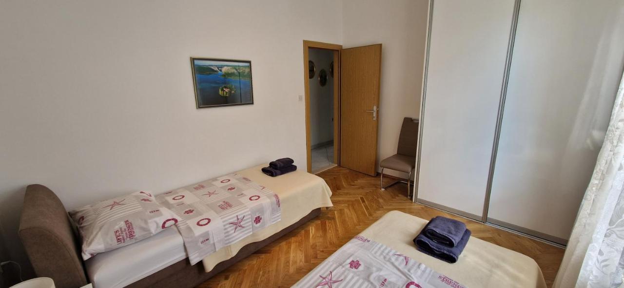 Apartment Cirko Каштела Екстер'єр фото