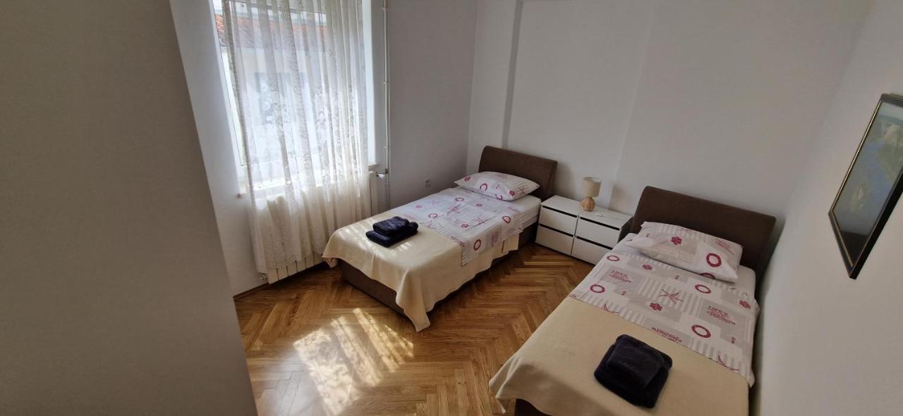 Apartment Cirko Каштела Екстер'єр фото