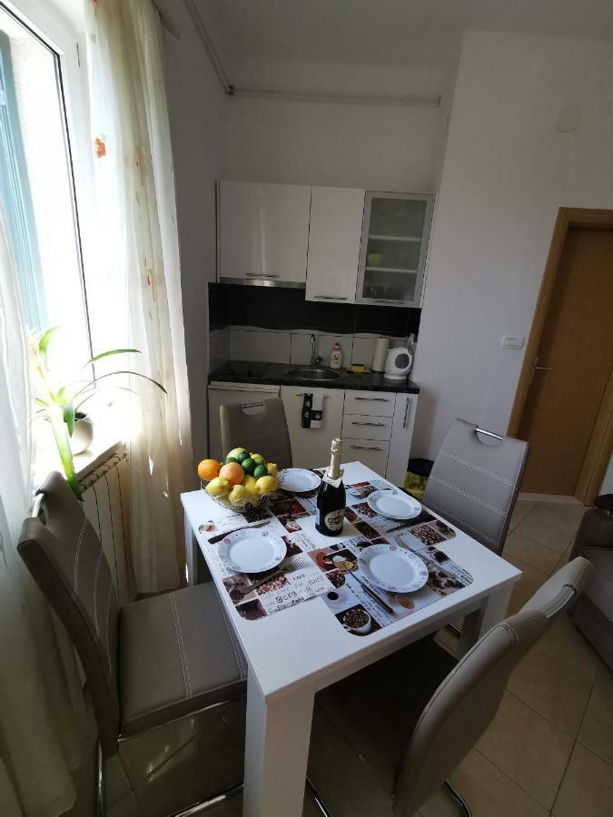 Apartment Cirko Каштела Екстер'єр фото