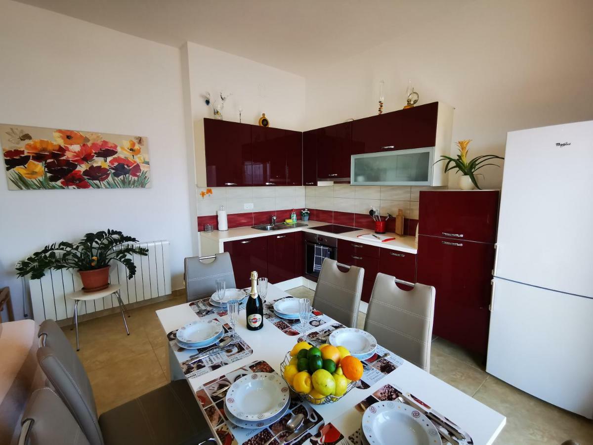 Apartment Cirko Каштела Екстер'єр фото